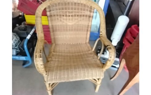 FAUTEUIL ROTIN CLAIR