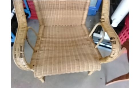 FAUTEUIL ROTIN CLAIR