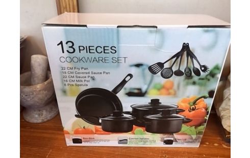 BATTERIE DE CUISINE 13 PIECES