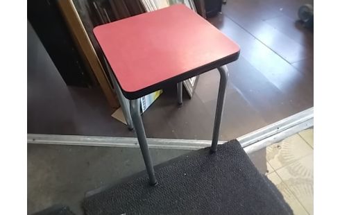 TABOURET FORMICA ROUGE