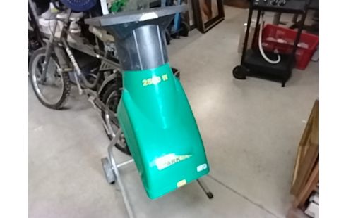 BROYEUR A FEUILLES 2500W