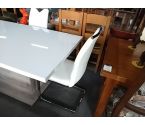 CHAISE BLANCHE ABIMEE X3 +1 OFFERTE