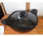 FAITOUT LOSANGE AVEC COUVERCLE 32CM