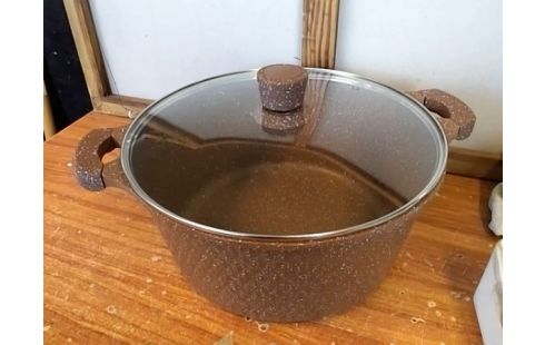 FAITOUT MARRON AVEC COUVERCLE D32 CM