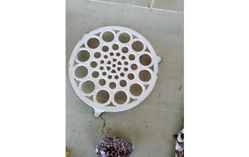 DESSOUS DE PLAT