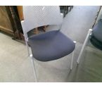 CHAISE NOIR PLASTIQUE