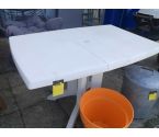 TABLE DE JARDIN PLASTIQUE BLANCHE PLIANTE