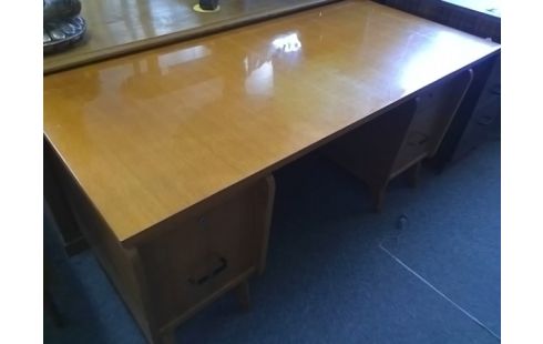 BUREAU ANCIEN 4T (UNE CLEF)