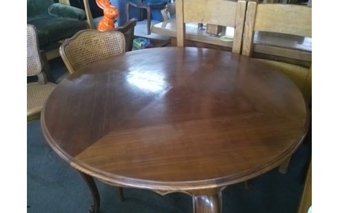 TABLE RONDE AVEC ALLONGES INTERIEURES