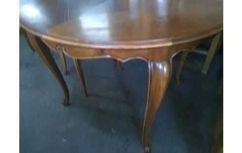 TABLE RONDE AVEC ALLONGES INTERIEURES