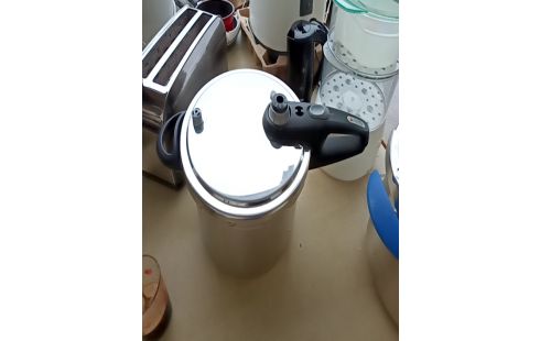 COCOTTE MINUTE SEB INDUCTION OK + SIFFLET