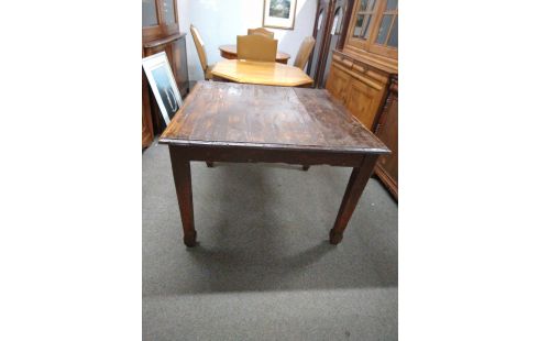 TABLE CARREE