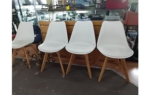 LOT DE 4 CHAISES PVC BLANCHES