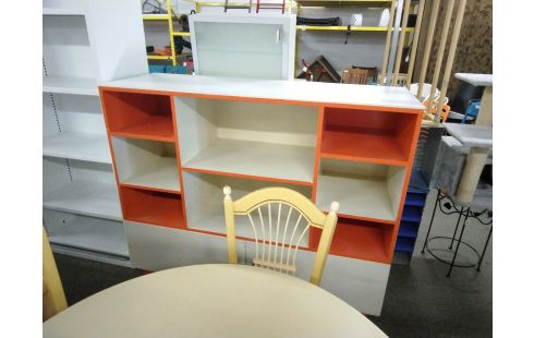 MEUBLE DE RANGEMENT ORANGE ET BLANC