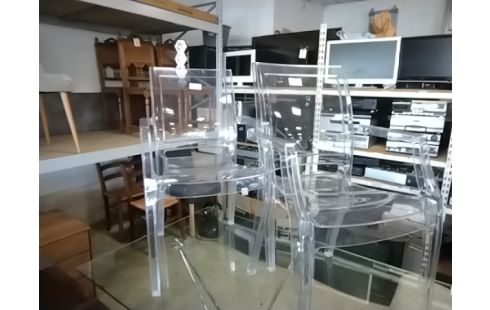 2 CHAISES PLEXIGLAS