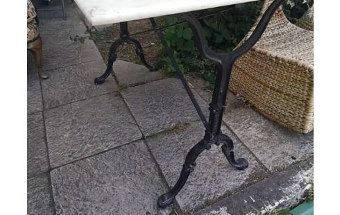 TABLE BISTROT MARBRE