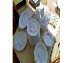 SERVICE DE TABLE PORCELAINE