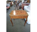 TABLE DE JEU MARQUETÉE STYLE LOUIS XV