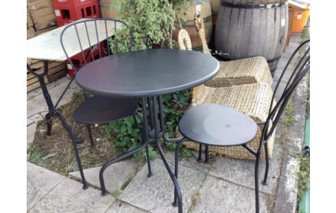 TABLE + 2 CHAISES IKEA LACKO NOIR