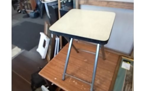 TABOURET PLIANT FORMICA