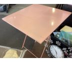 TABLE DE JARDIN CARRE METAL ROSE
