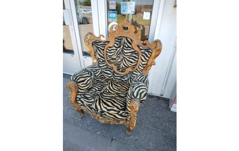 FAUTEUIL STYLE ROCOCO