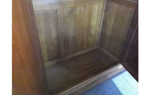 ARMOIRE 3P STYLE LOUIS PHILIPPE AVEC ETAGERE + 1 PENDERIE DOUBLE