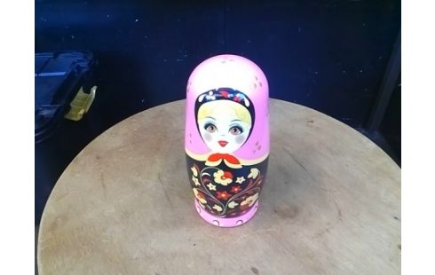 POUPEE RUSSE COLOREE