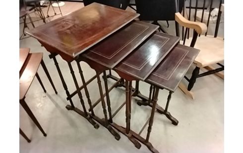 SERIE DE 4 TABLES GIGOGNES MARQUETERIE