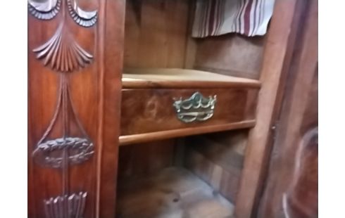 ARMOIRE DE MARIAGE NOYER 19 EME CLE
