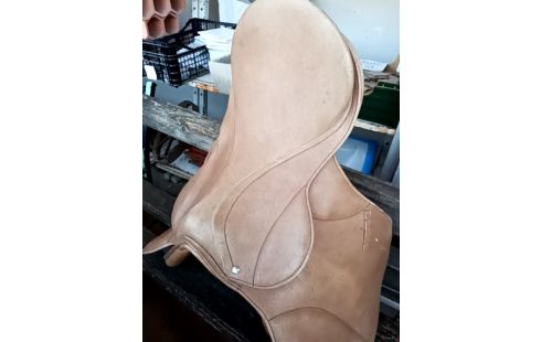 SELLE CHEVAL CUIR CLAIR