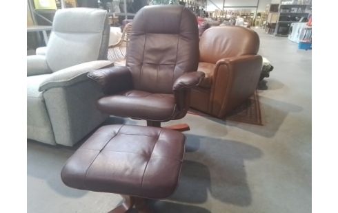 FAUTEUIL CUIR MARRON + REPOSE PIED