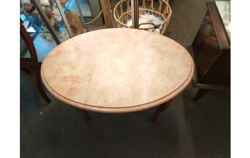 TABLE BASSE STYLE REGENCE PIETEMENT A RESTAURER