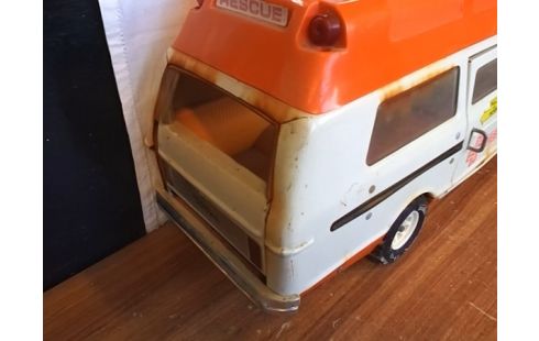 CAMION AMBULANCE TONKA
