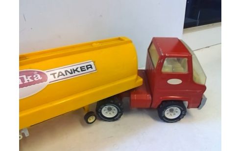 CAMION TONKA ROUGE ET JAUNE AVEC CITERNE (ABIME)