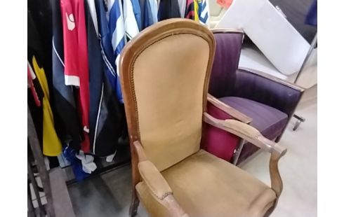 FAUTEUIL VOLTAIRE VELOURS DORE