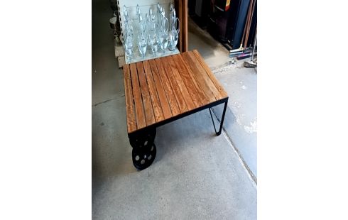 TABLE BASSE STYLE CHARIOT MÉTAL ET BOIS
