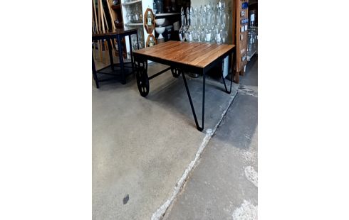 TABLE BASSE STYLE CHARIOT MÉTAL ET BOIS