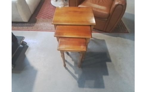 TABLES GIGOGNES MERISIER