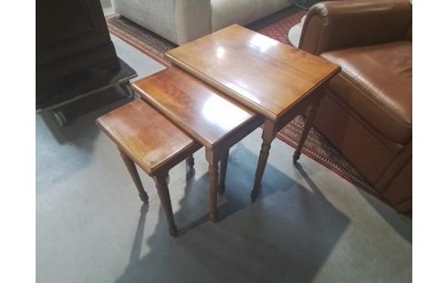 TABLES GIGOGNES MERISIER