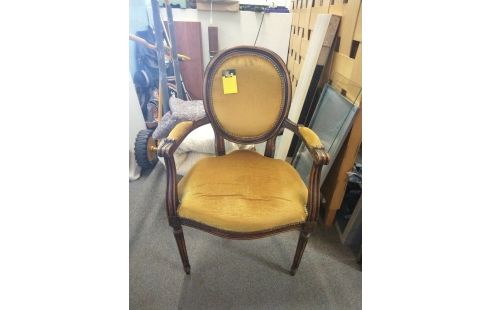 FAUTEUIL STYLE LOUIS XV