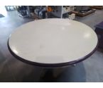 TABLE RONDE PLATEAU ET PIEDS BEIGE LISERET PRUNE EN L ETAT