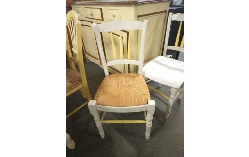 4 CHAISES PEINTE CRÈME