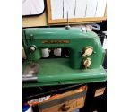 MACHINE A COUDRE VINTAGE