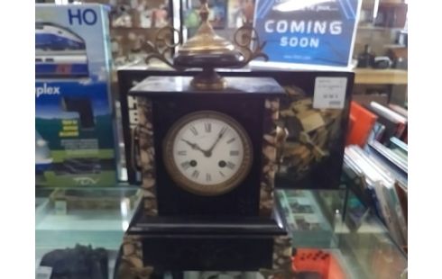 HORLOGE A POSER MARBRE (SANS CLEF)
