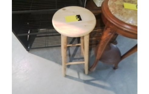 TABOURET EN PIN