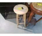 TABOURET EN PIN