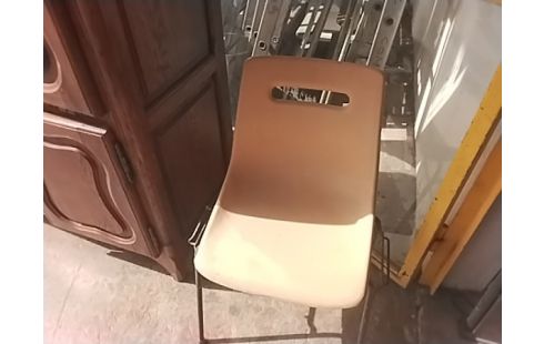 CHAISE