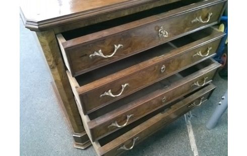 COMMODE 4T ANCIENNE (SERRURES A REVOIR)