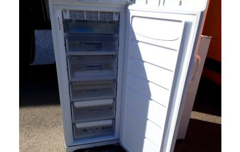 CONGELATEUR ARMOIRE INDESIT
